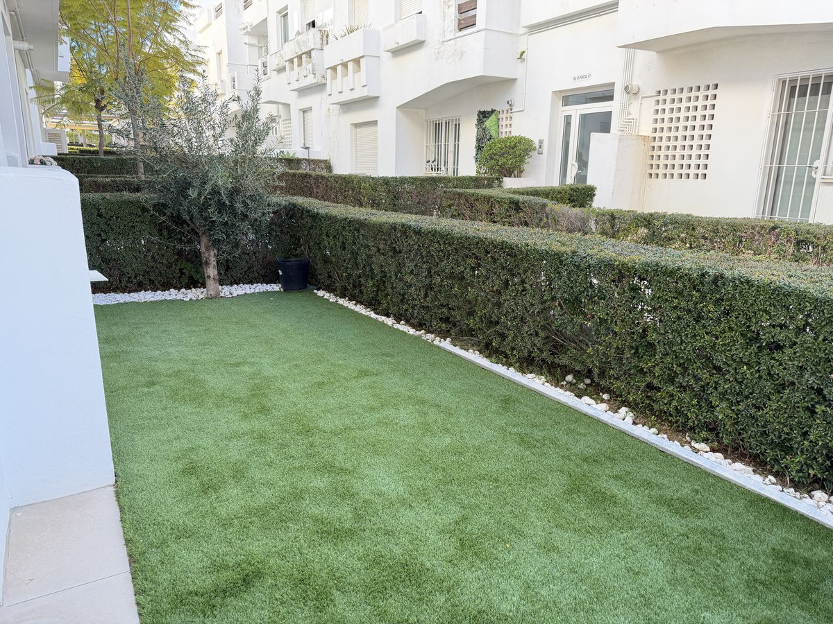 3 Bedroom Apartment for Sale in Estepona — view 12