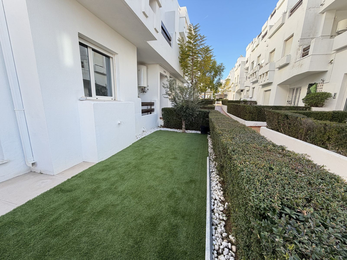 3 Bedroom Apartment for Sale in Estepona — view 13