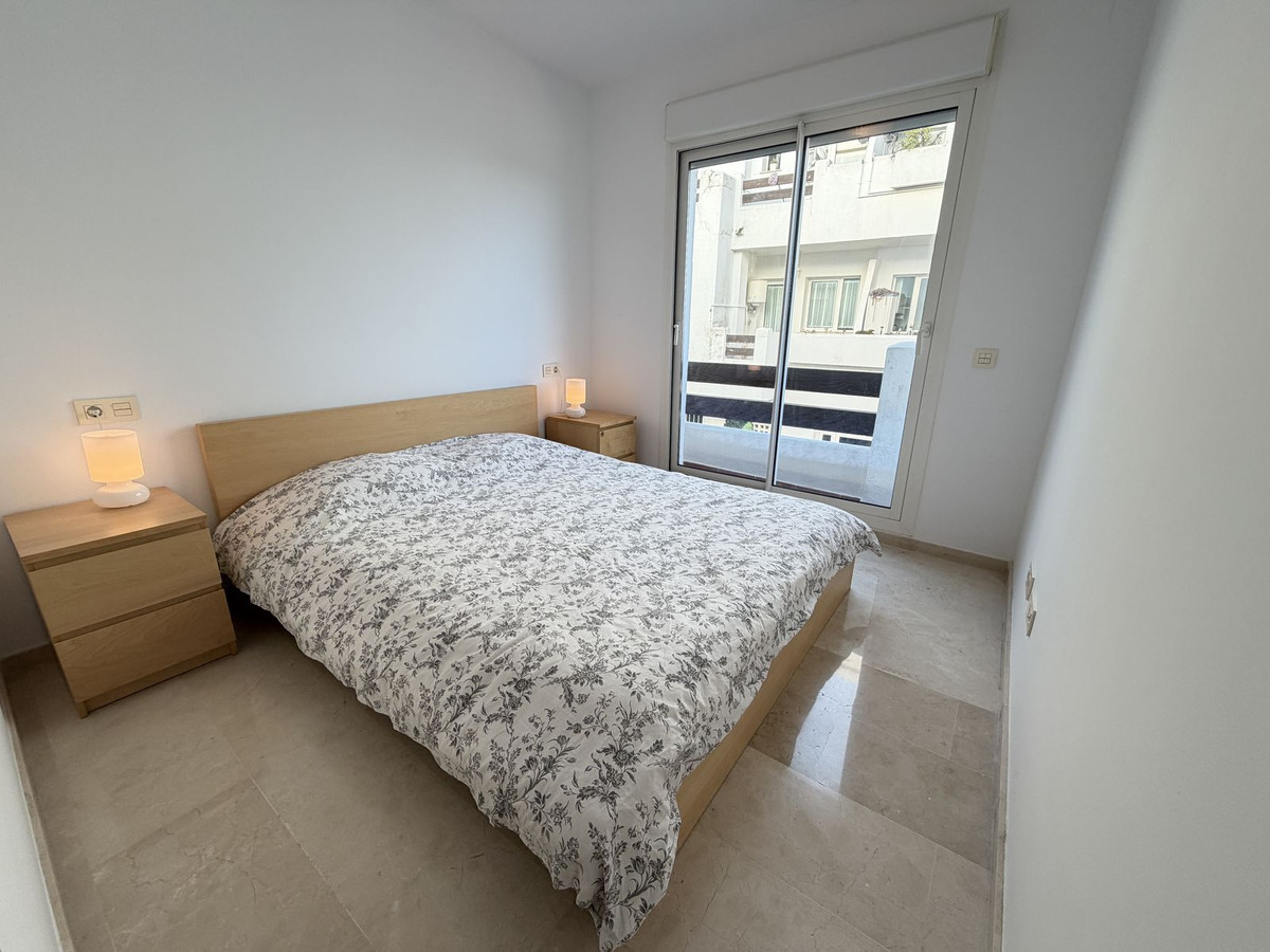 3 Bedroom Apartment for Sale in Estepona — view 18