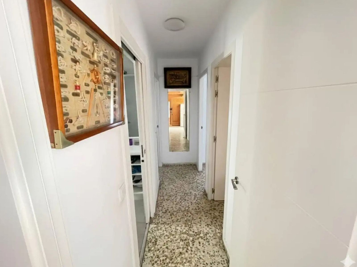 3 Bedroom Apartment for Sale in Marbella — view 11