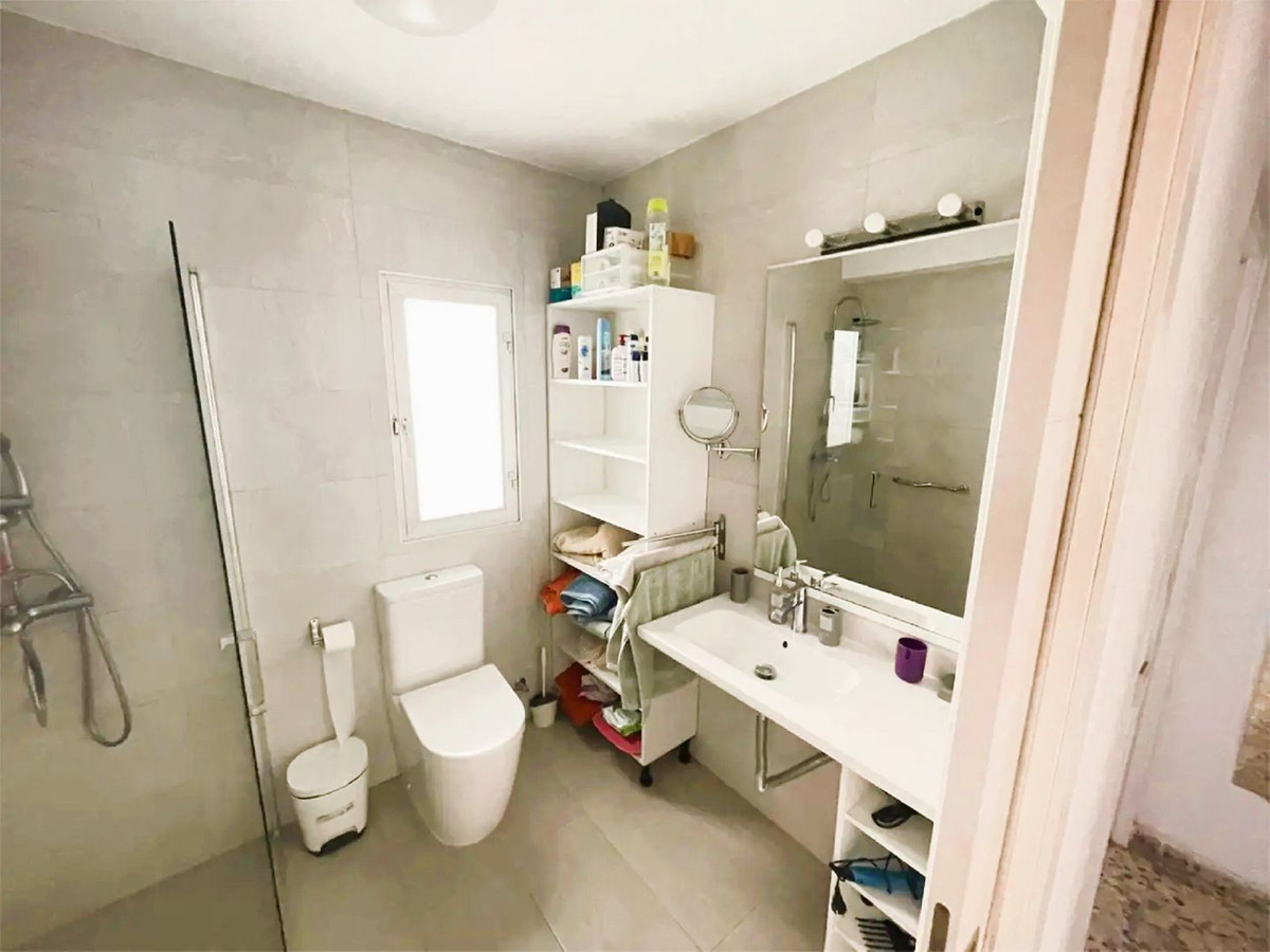 3 Bedroom Apartment for Sale in Marbella — view 15