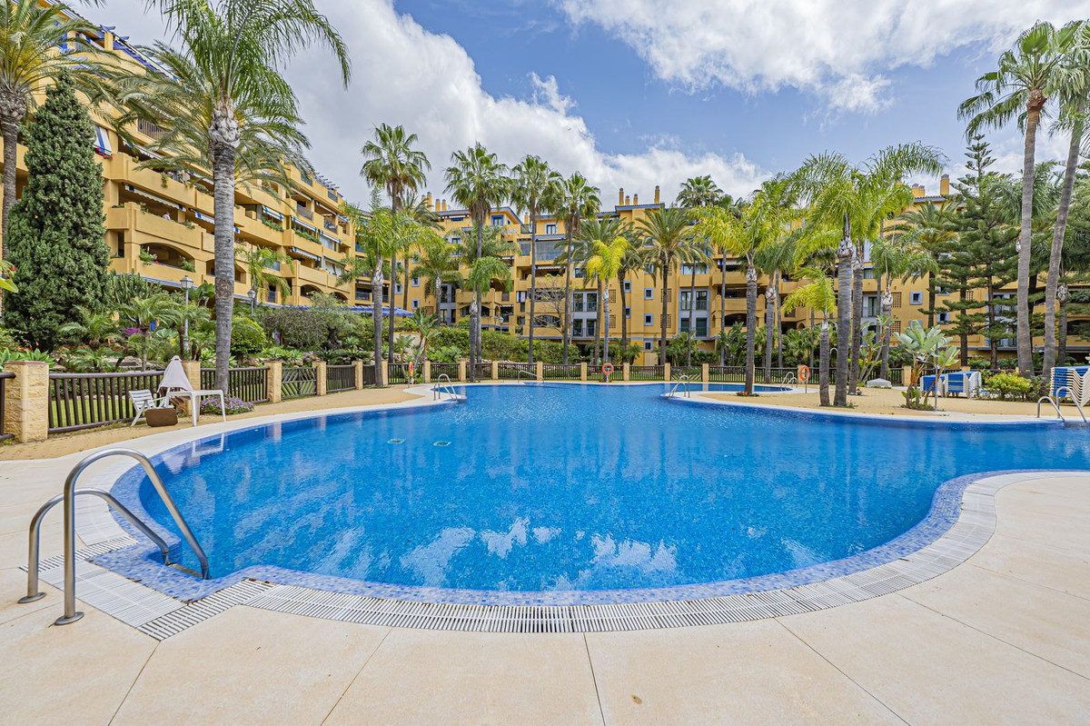 2 Bedroom Apartment for Sale in San Pedro de Alcántara
