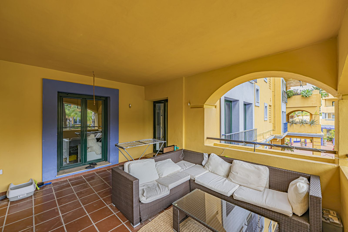 2 Bedroom Apartment for Sale in San Pedro de Alcántara — 3