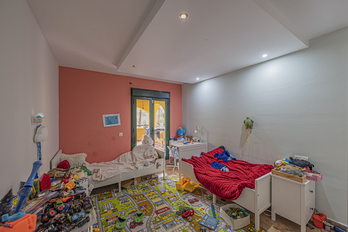 2 Bedroom Apartment for Sale in San Pedro de Alcántara — 7