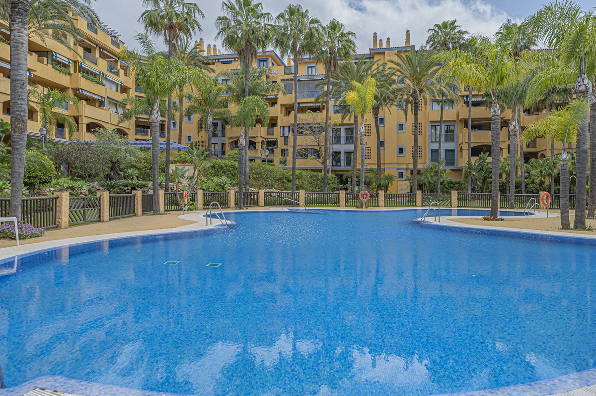 2 Bedroom Apartment for Sale in San Pedro de Alcántara — view 10