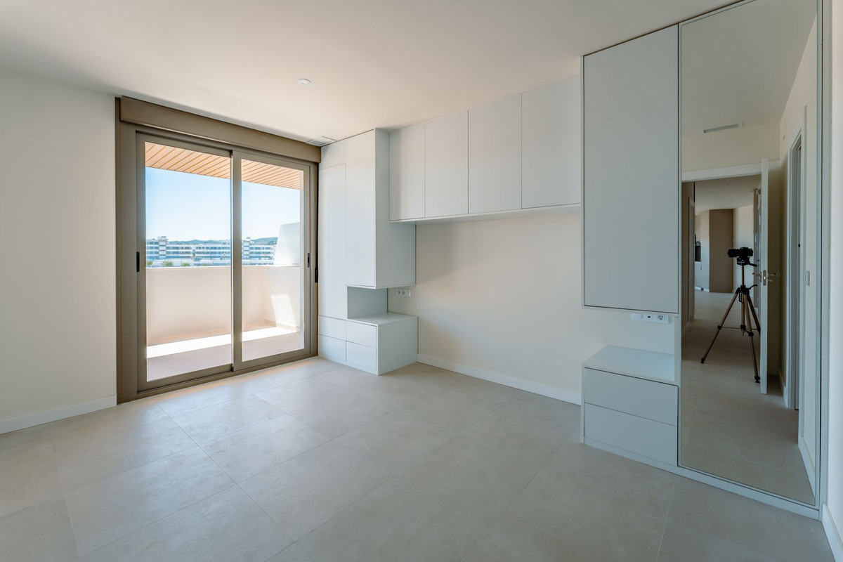 2 Bedroom Apartment for Sale in Estepona — 6