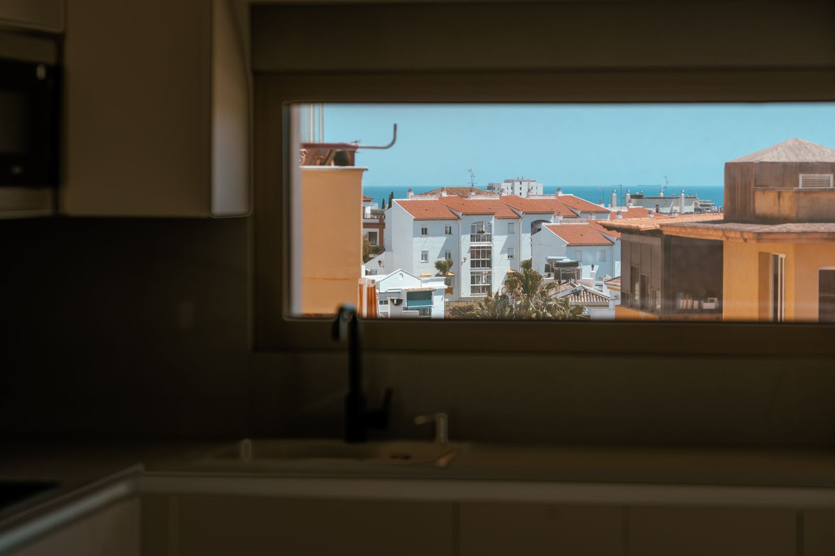 2 Bedroom Apartment for Sale in Estepona — view 10