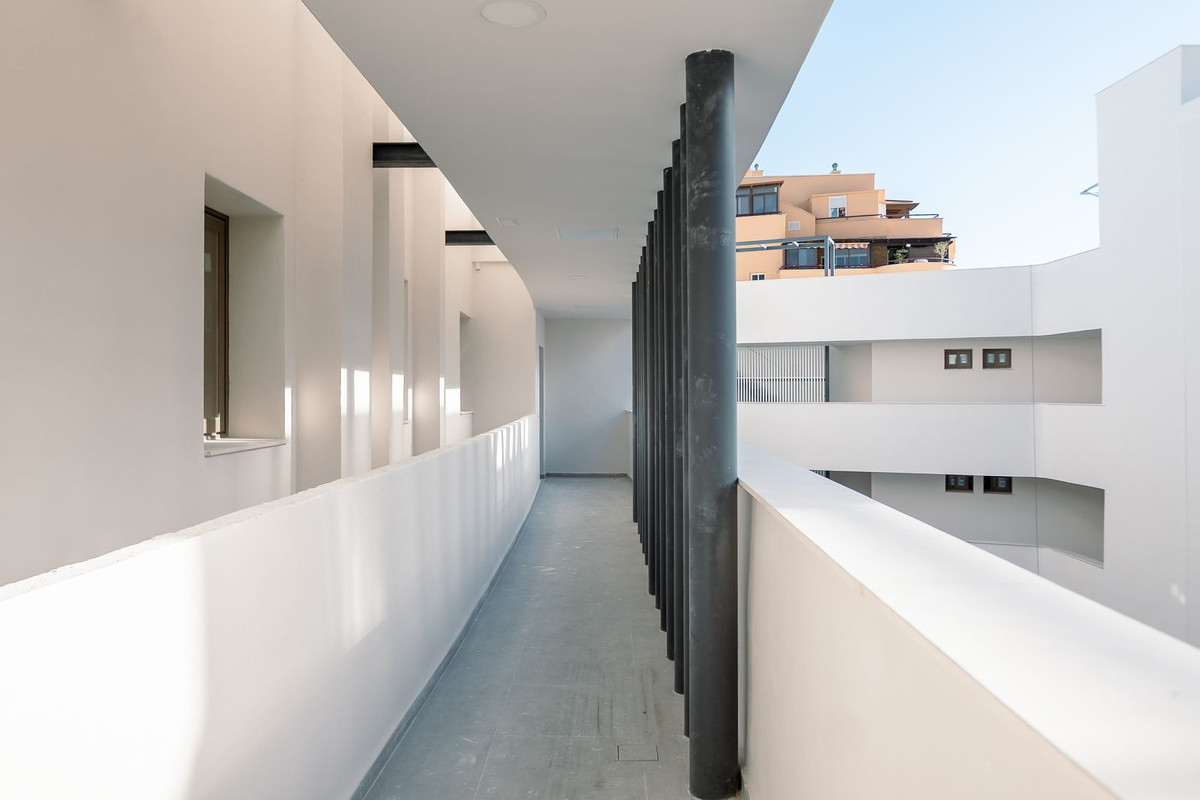 2 Bedroom Apartment for Sale in Estepona — 3