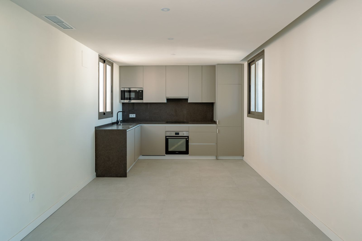 2 Bedroom Apartment for Sale in Estepona — 5