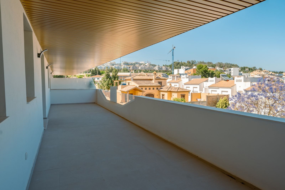 2 Bedroom Apartment for Sale in Estepona — 7