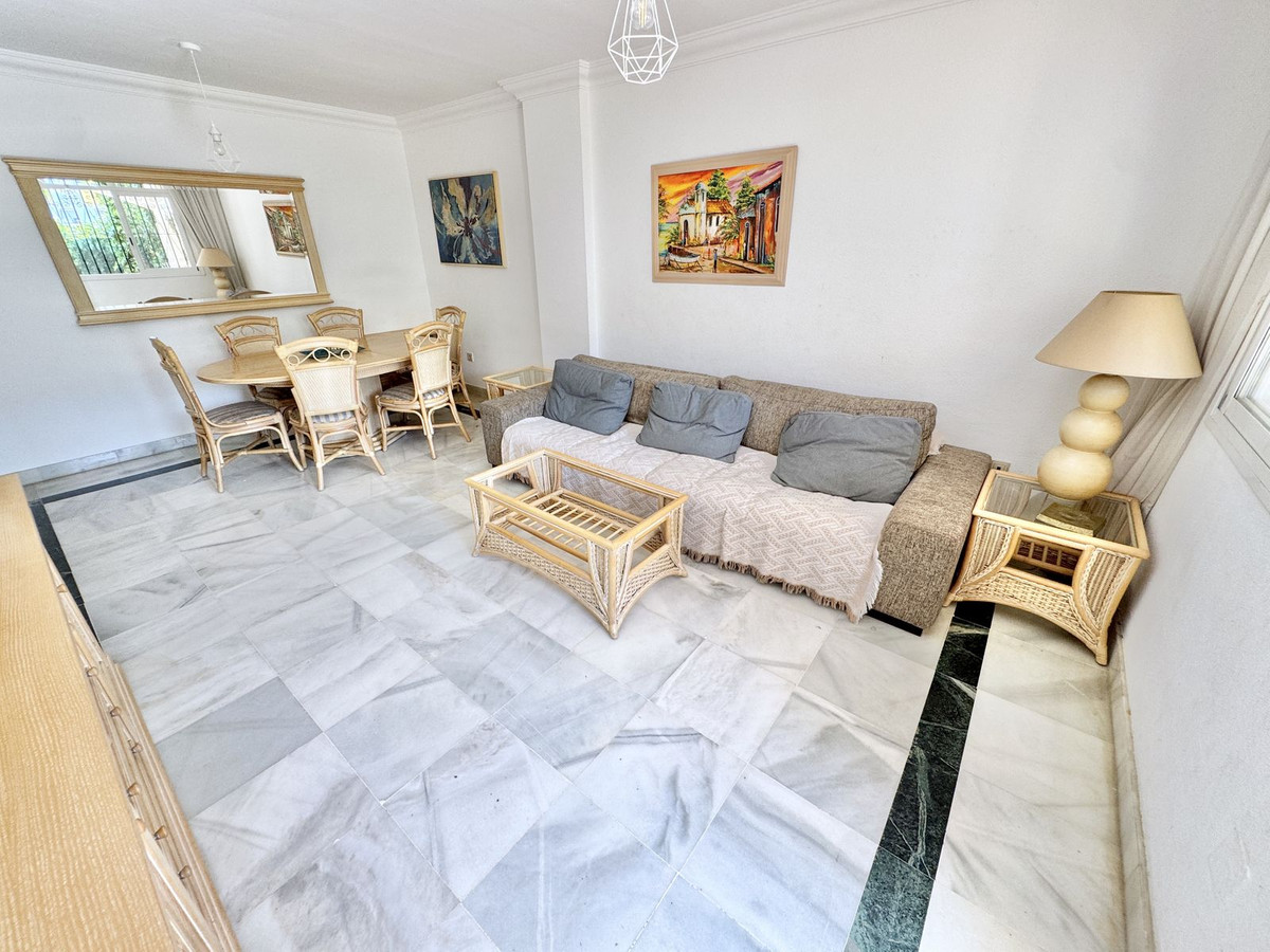 2 Bedroom Apartment for Sale in Nagüeles — view 10
