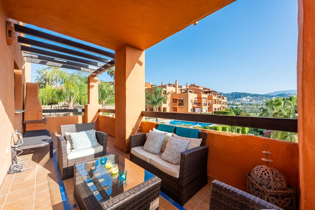 3 Bedroom Apartment for Sale in Benahavís