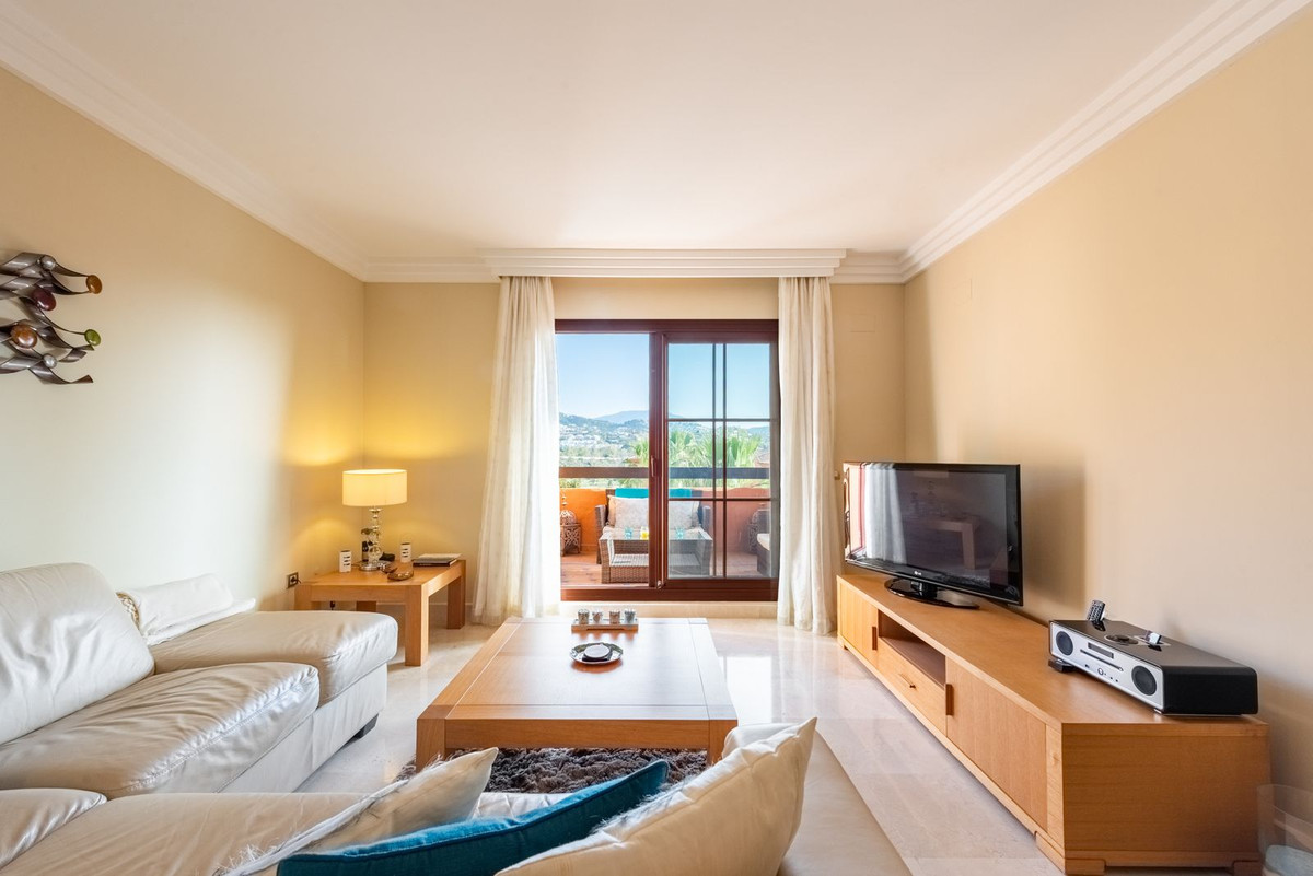 3 Bedroom Apartment for Sale in Benahavís — 3