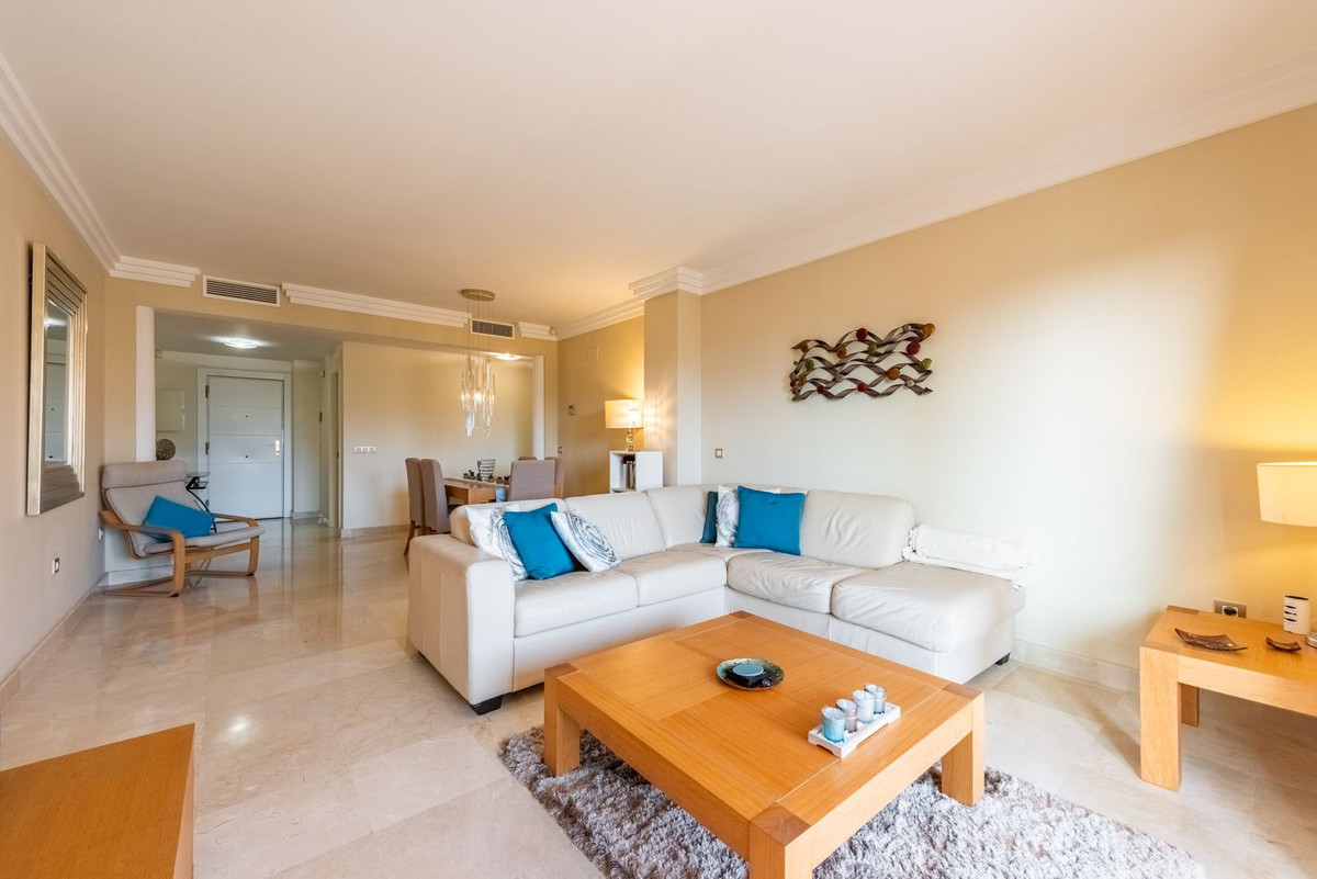 3 Bedroom Apartment for Sale in Benahavís — 4