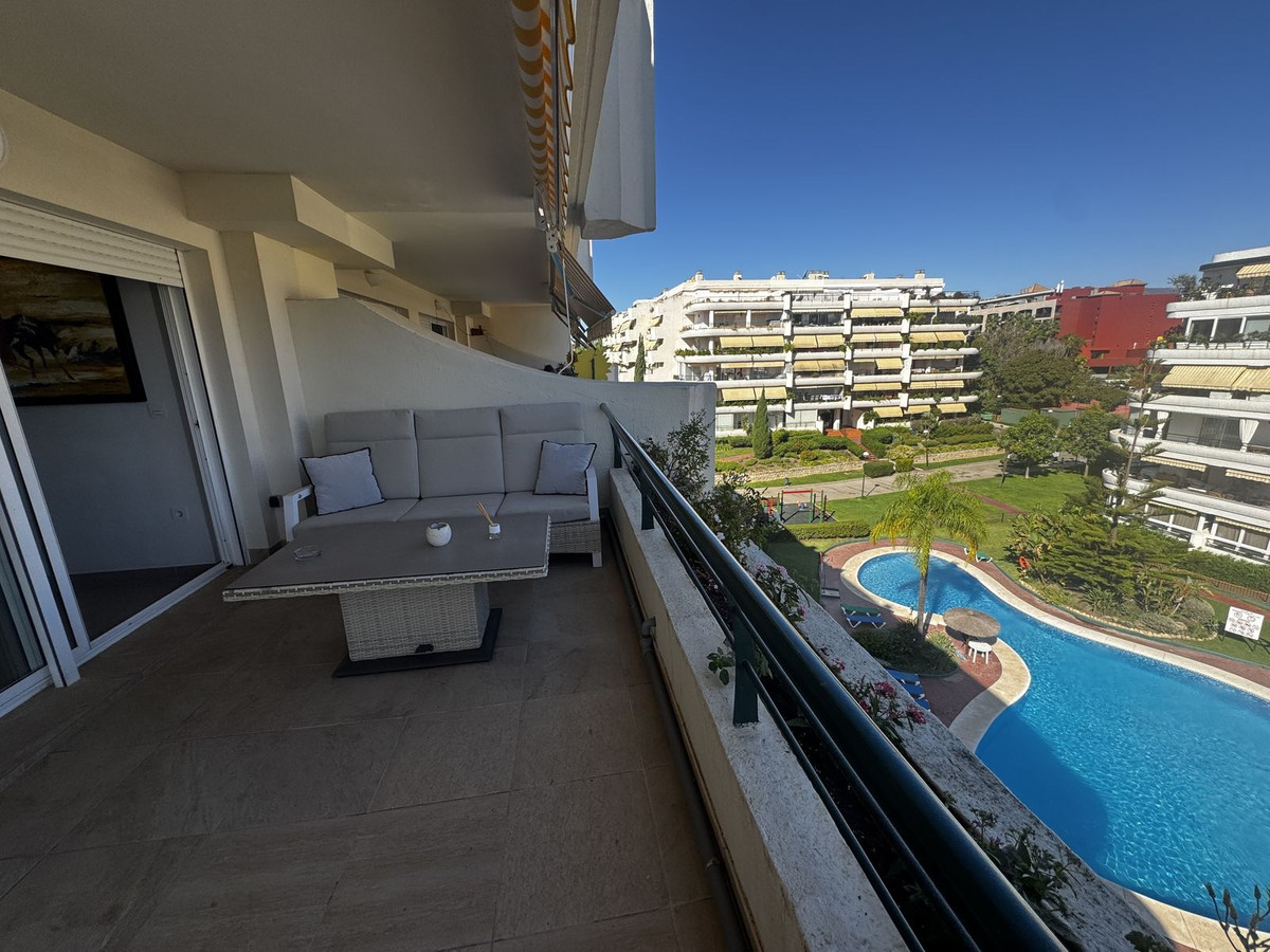 3 Bedroom Apartment for Sale in Guadalmina Alta — 2