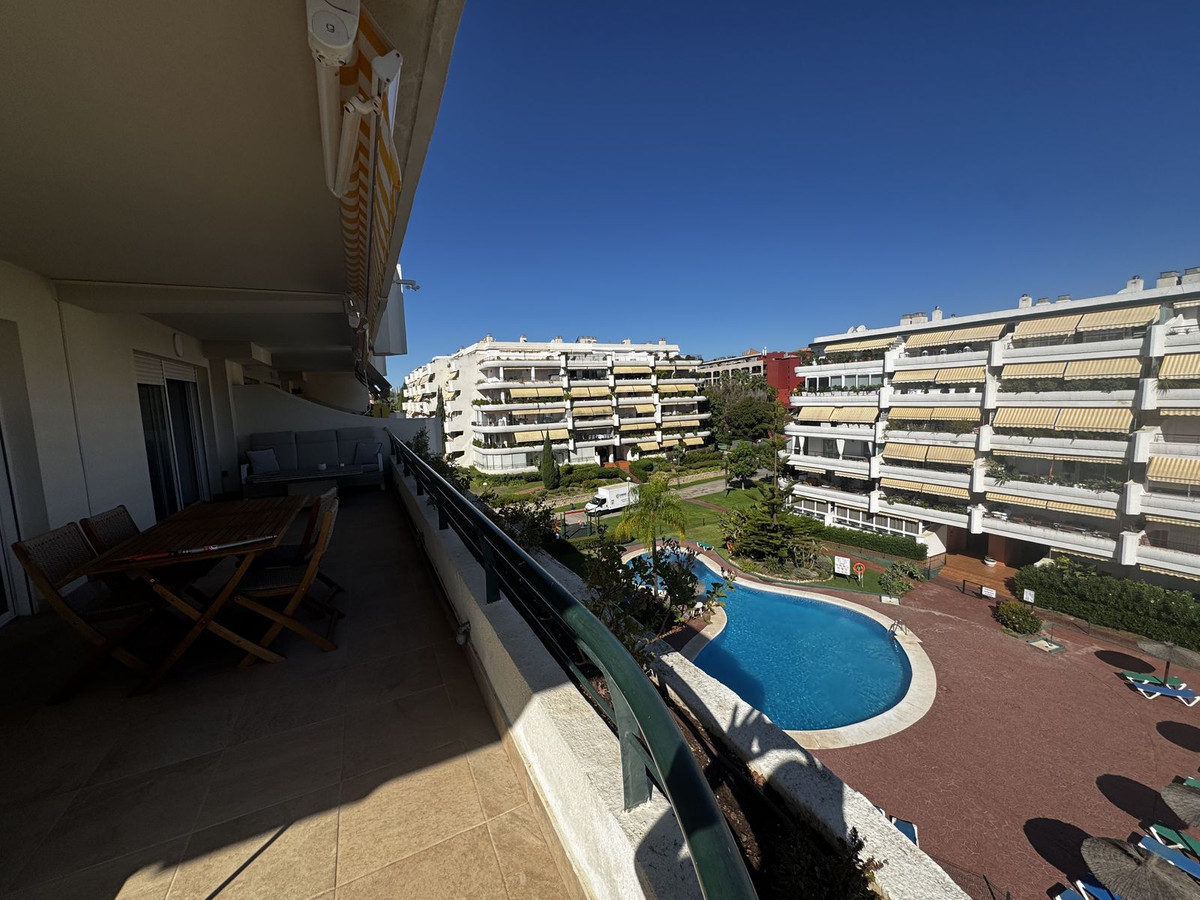 3 Bedroom Apartment for Sale in Guadalmina Alta — 3