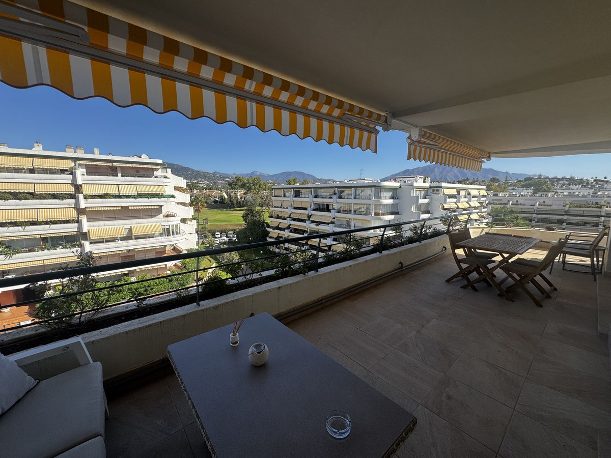3 Bedroom Apartment for Sale in Guadalmina Alta — 6