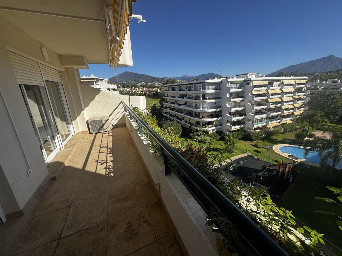 3 Bedroom Apartment for Sale in Guadalmina Alta — view 10
