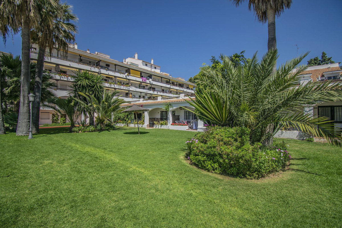 1 Bedroom Apartment for Sale in The Golden Mile — 3
