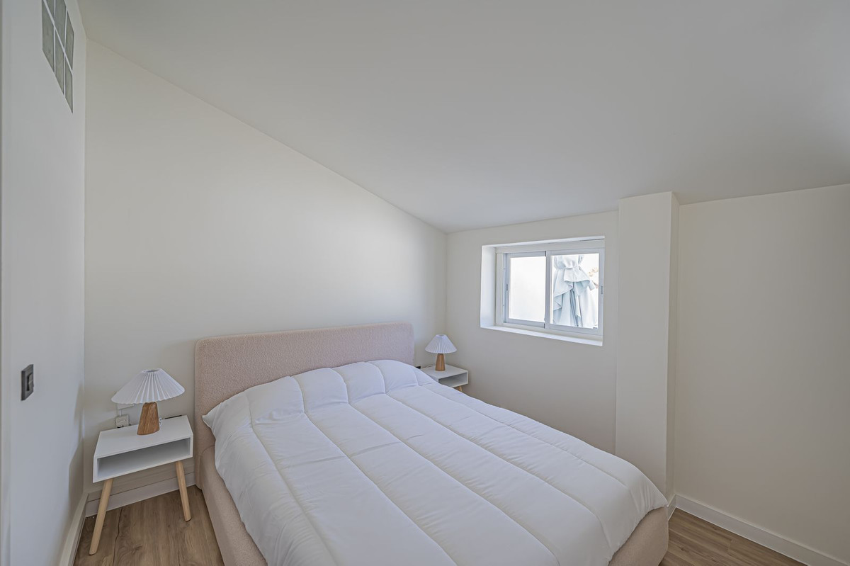 1 Bedroom Apartment for Sale in The Golden Mile — 4