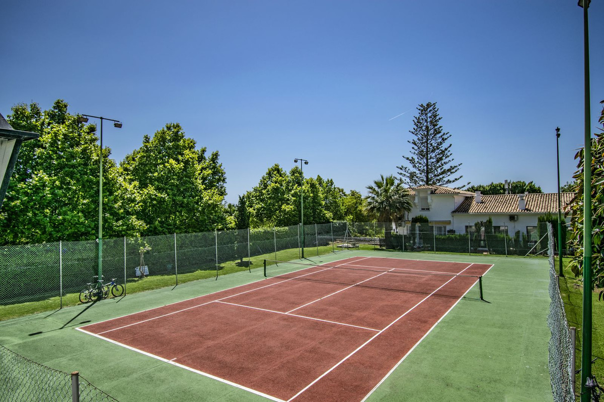 1 Bedroom Apartment for Sale in The Golden Mile — 5