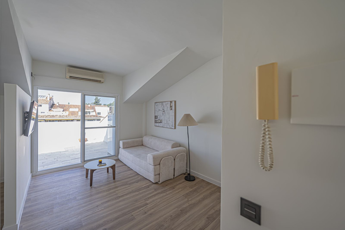 1 Bedroom Apartment for Sale in The Golden Mile — 6