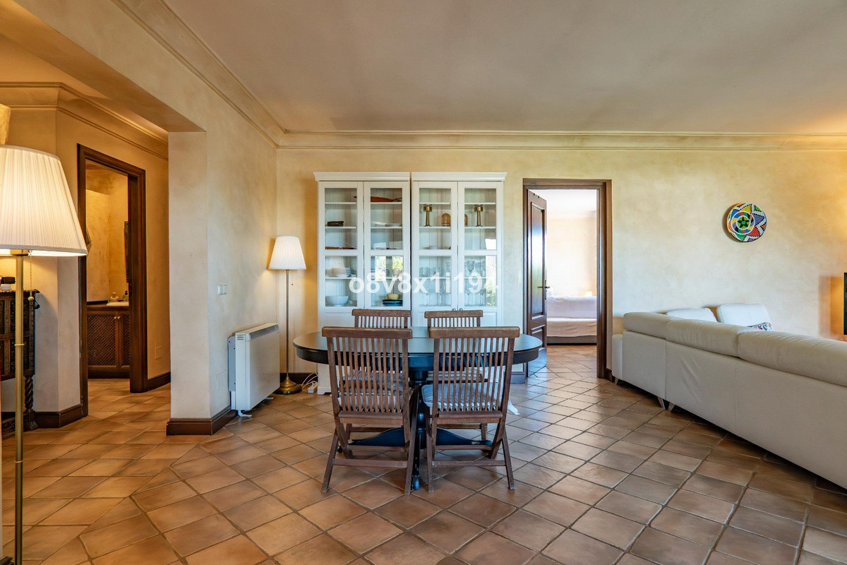 2 Bedroom Villa for Sale in Marbella — view 11