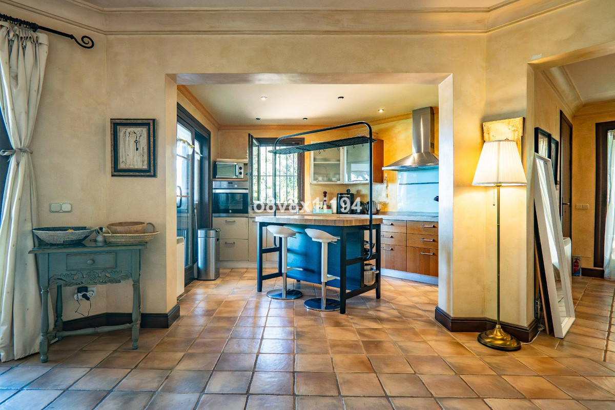 2 Bedroom Villa for Sale in Marbella — view 13