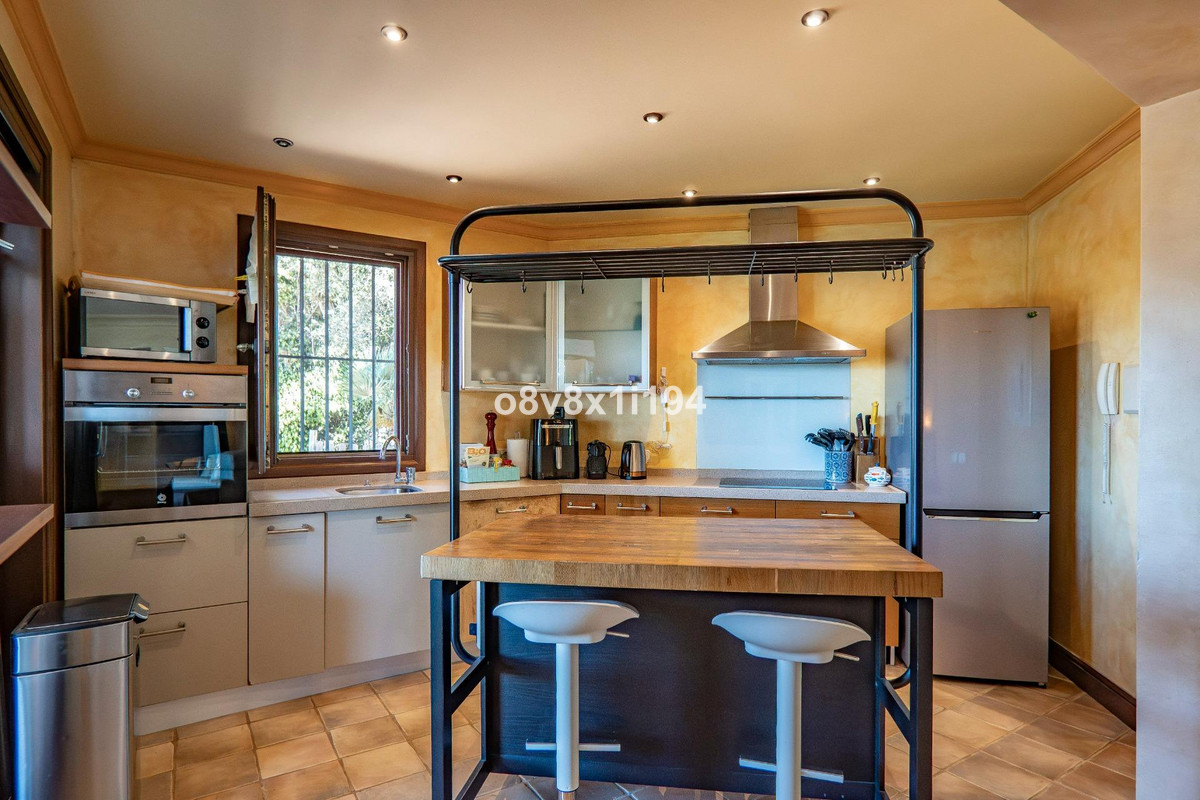 2 Bedroom Villa for Sale in Marbella — view 17