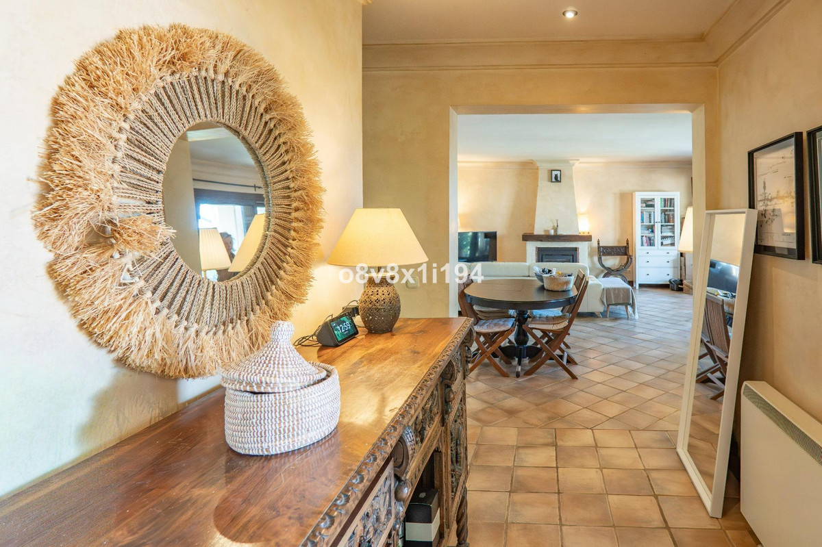 2 Bedroom Villa for Sale in Marbella — view 18