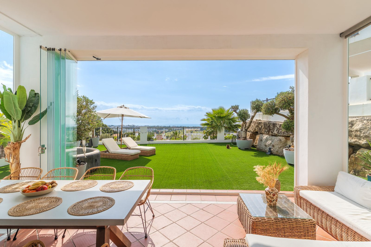 3 Bedroom Apartment for Sale in Benahavís