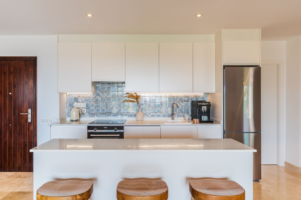 3 Bedroom Apartment for Sale in Benahavís — 5