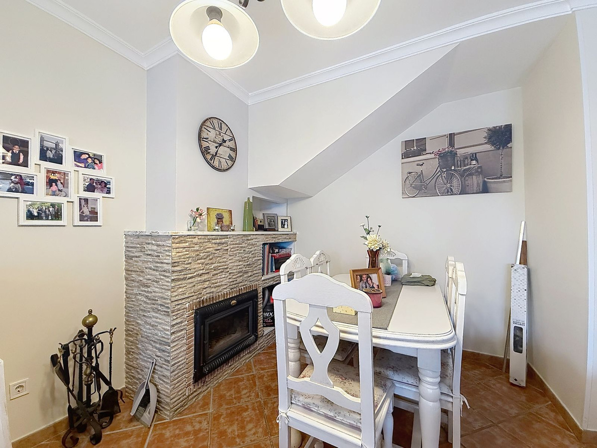 4 Bedroom Villa for Sale in Nagüeles — view 11