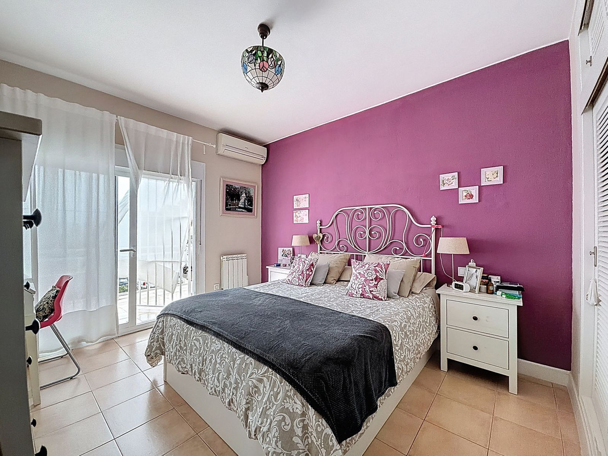 4 Bedroom Villa for Sale in Nagüeles — view 17