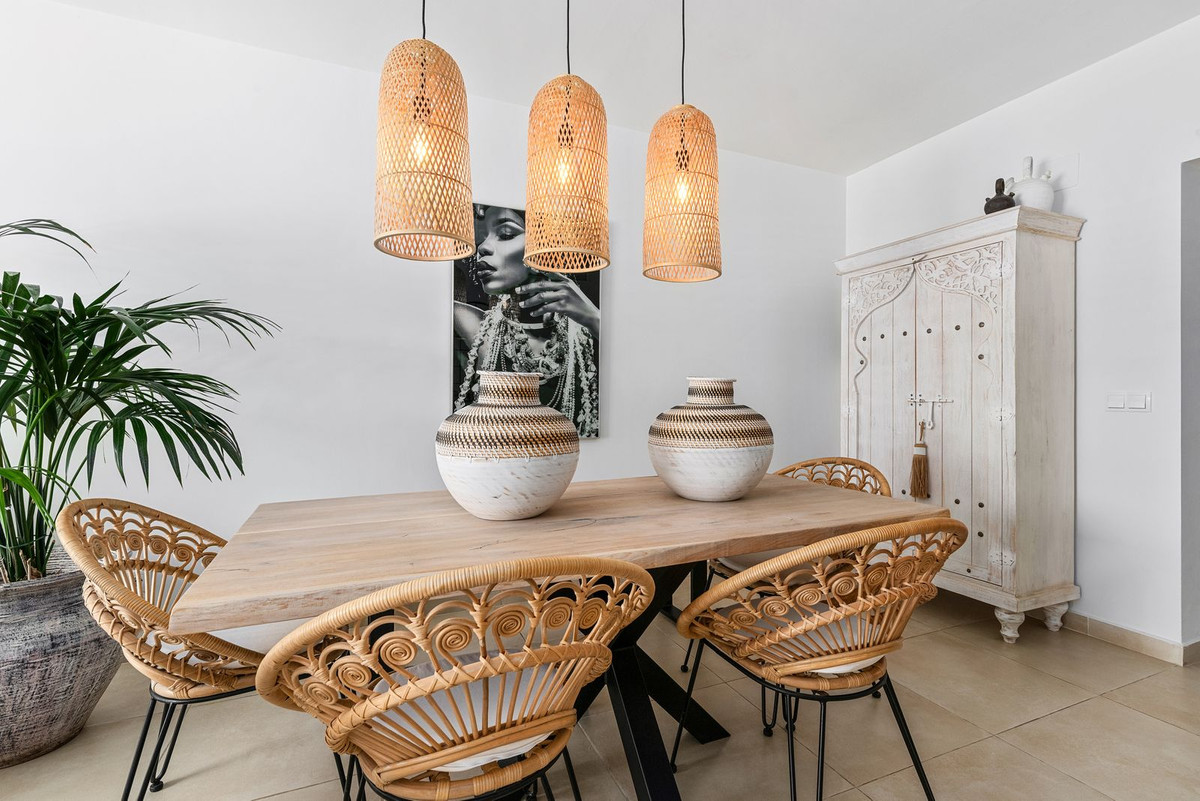3 Bedroom Apartment for Sale in Estepona — view 11