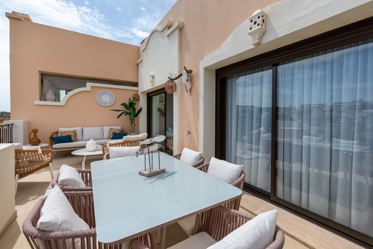 3 Bedroom Apartment for Sale in Estepona — view 17