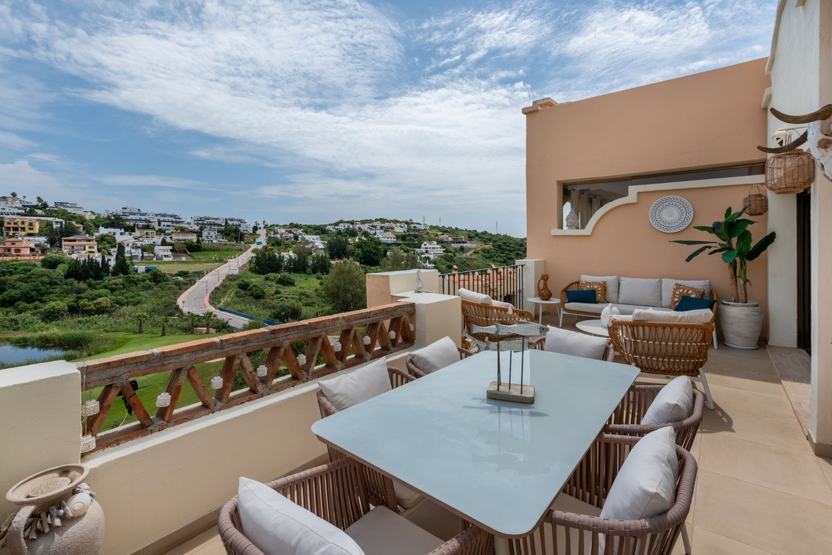 3 Bedroom Apartment for Sale in Estepona — view 18