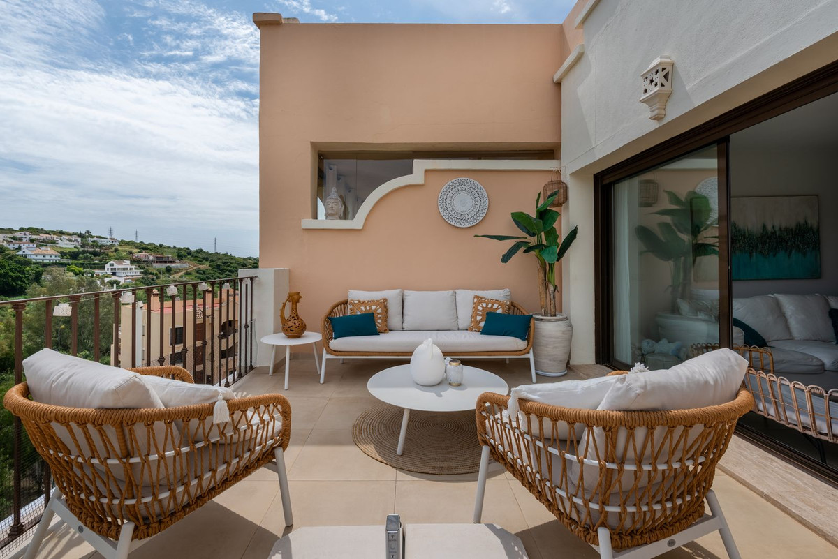 3 Bedroom Apartment for Sale in Estepona — 3