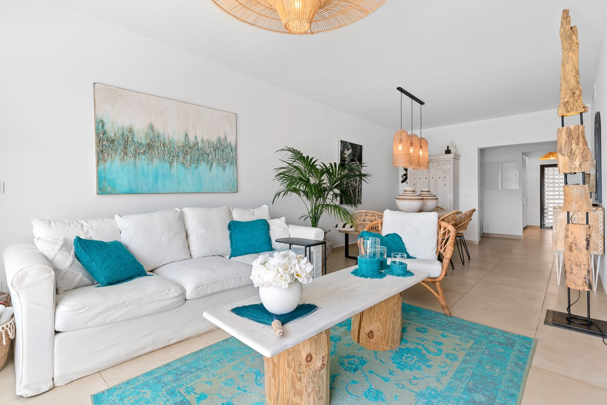3 Bedroom Apartment for Sale in Estepona — 6
