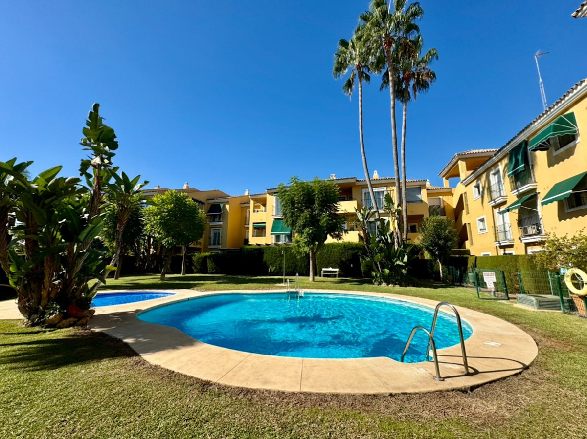 3 Bedroom Apartment for Sale in Guadalmina Baja