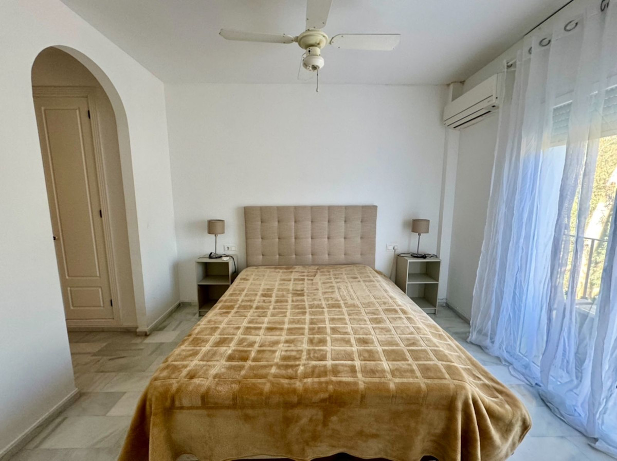 3 Bedroom Apartment for Sale in Guadalmina Baja — view 13