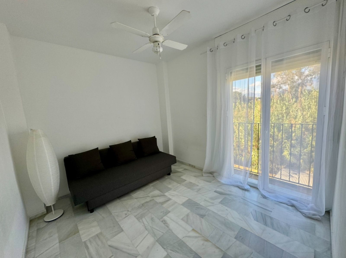 3 Bedroom Apartment for Sale in Guadalmina Baja — view 17