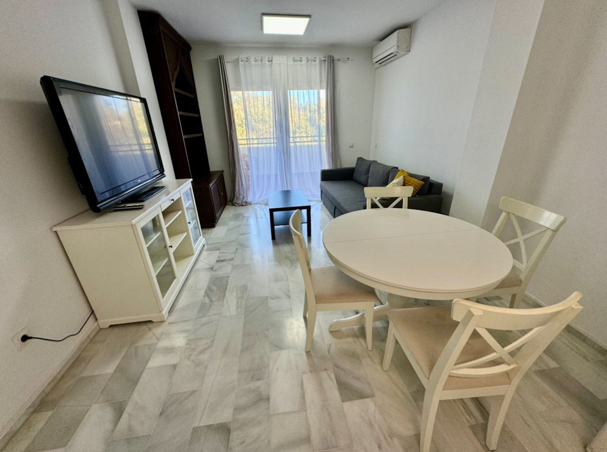 3 Bedroom Apartment for Sale in Guadalmina Baja — 4