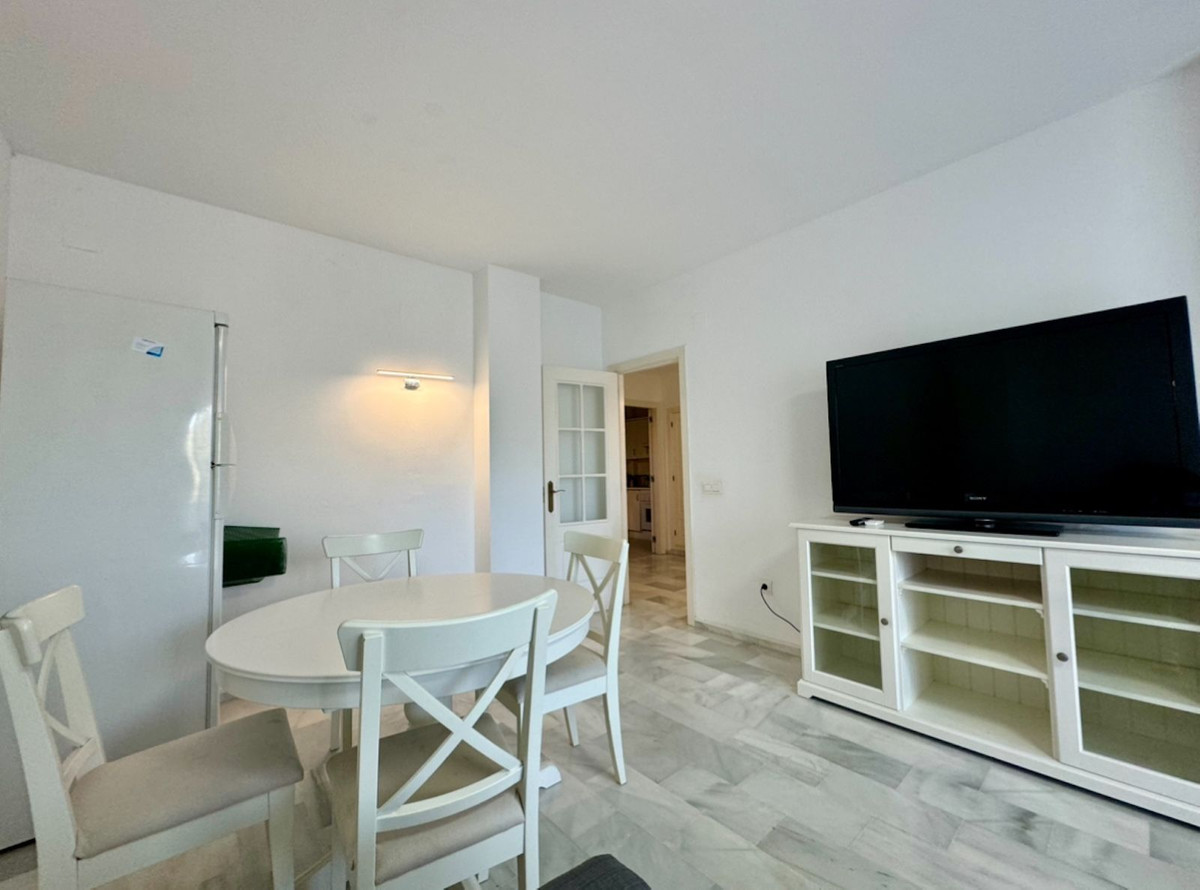 3 Bedroom Apartment for Sale in Guadalmina Baja — 5
