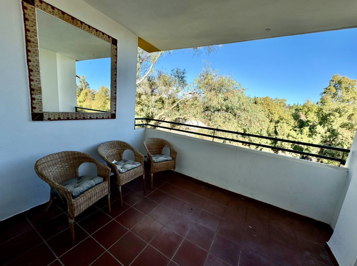 3 Bedroom Apartment for Sale in Guadalmina Baja — 6
