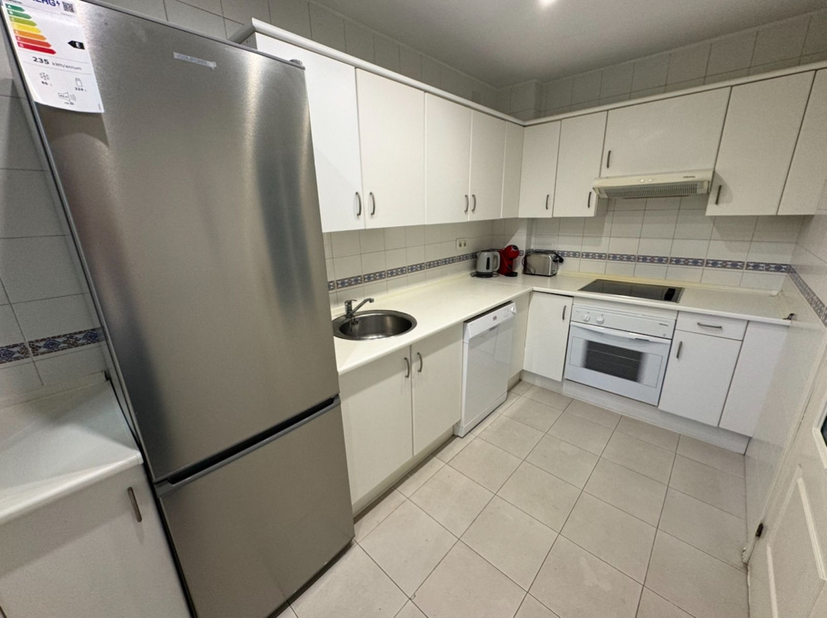 3 Bedroom Apartment for Sale in Guadalmina Baja — 8