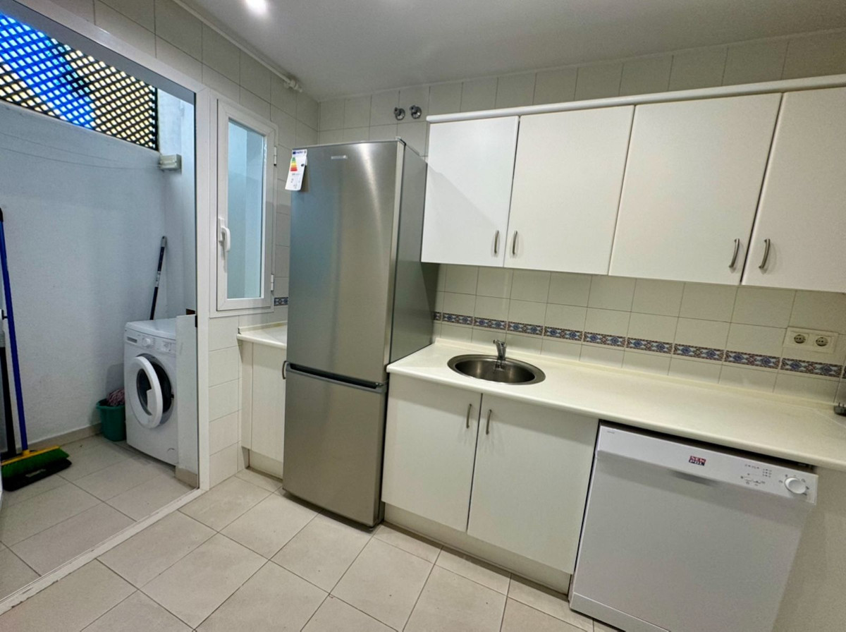 3 Bedroom Apartment for Sale in Guadalmina Baja — 9