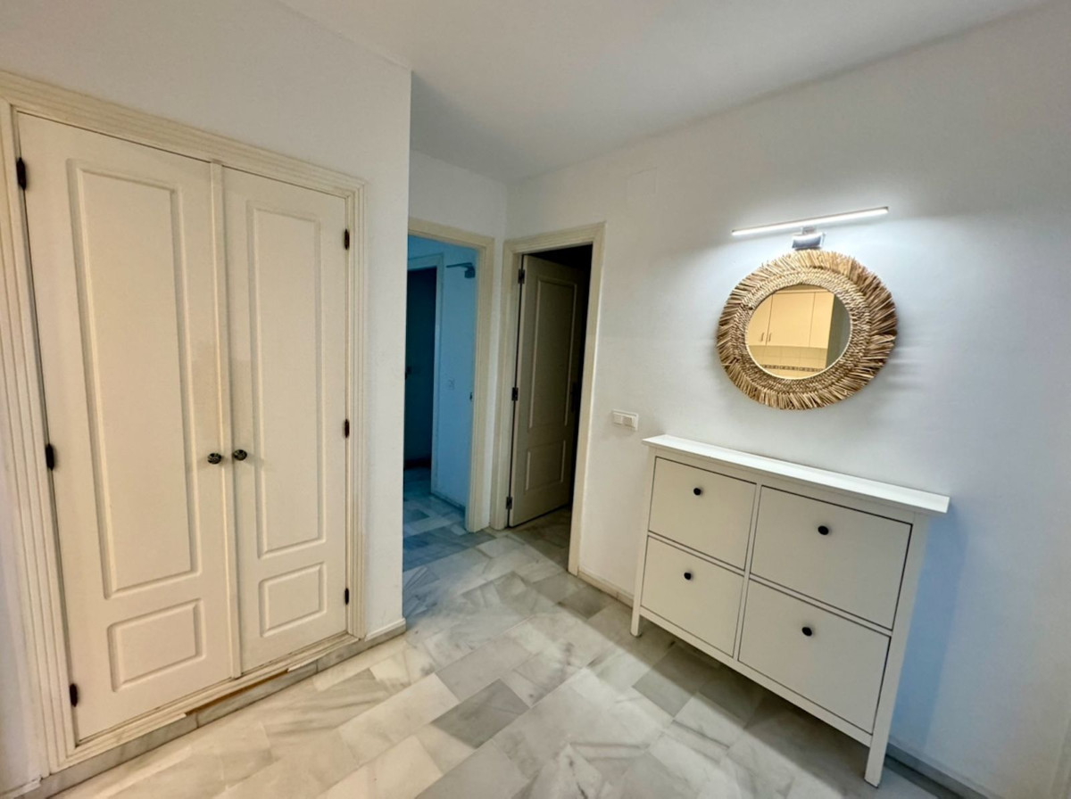3 Bedroom Apartment for Sale in Guadalmina Baja — view 10