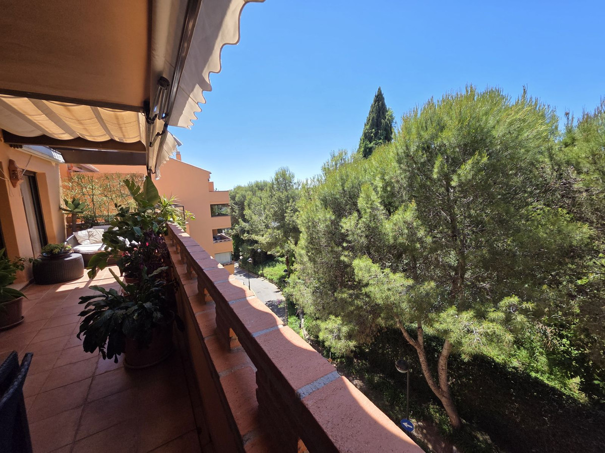 3 Bedroom Apartment for Sale in The Golden Mile — 8