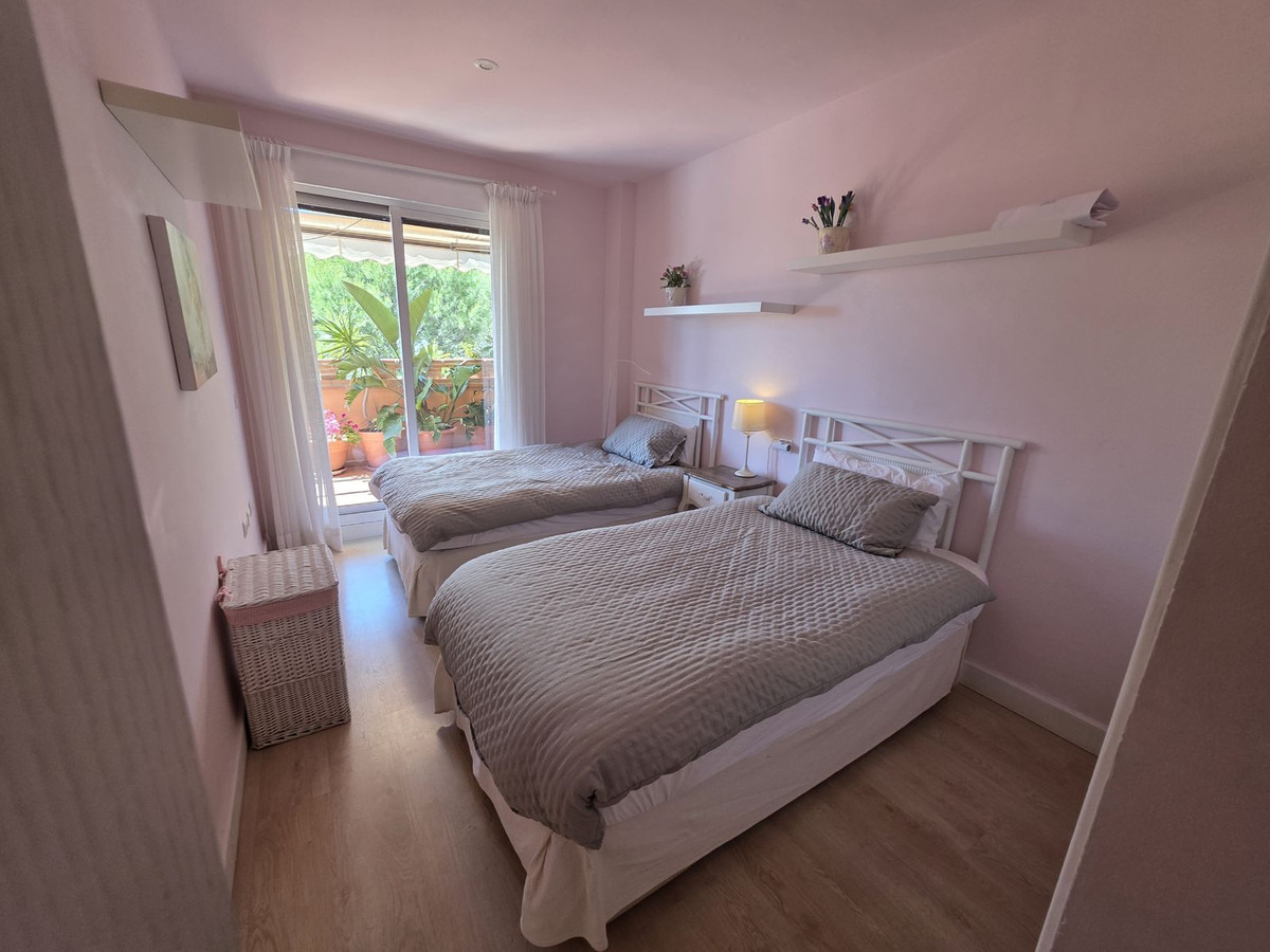 3 Bedroom Apartment for Sale in The Golden Mile — view 10